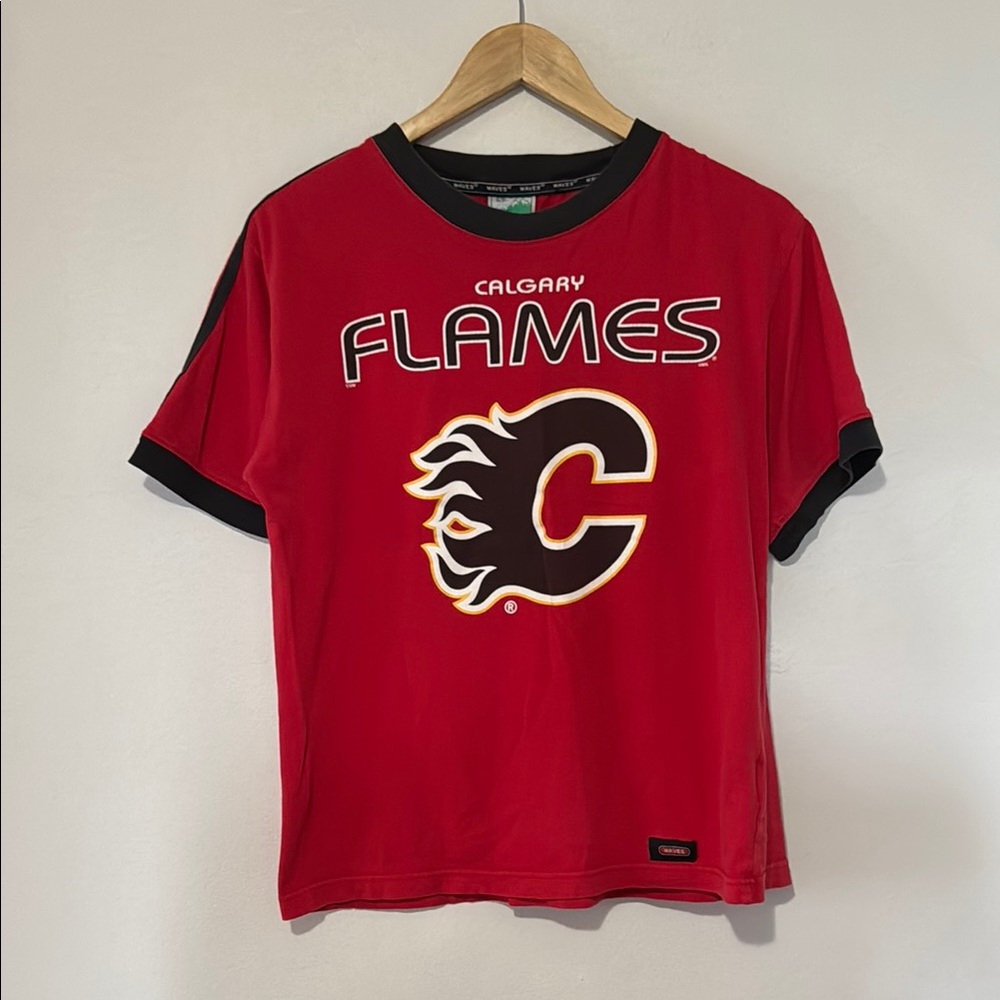 Vintage Calgary Flames Ringer Shirt / Small / NHL